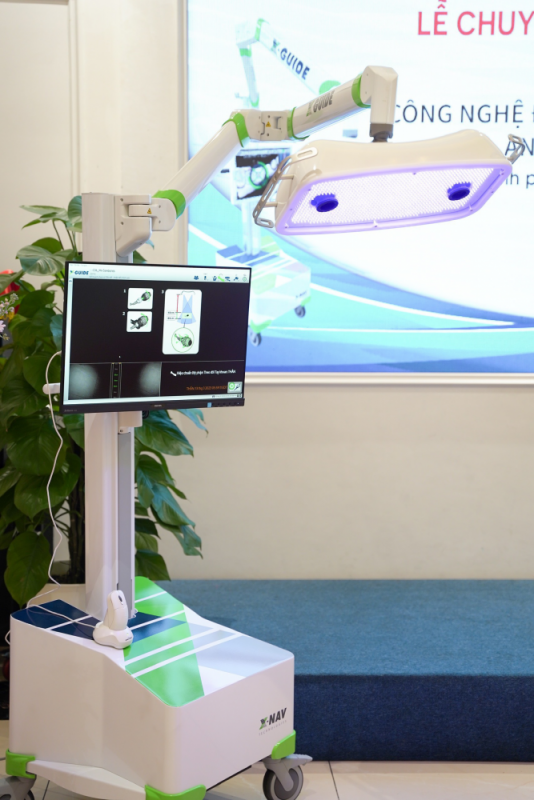 Nha Khoa Răng Xinh áp dụng công nghệ cấy ghép Implant Robot X-guide tiên tiến từ Hoa Kỳ